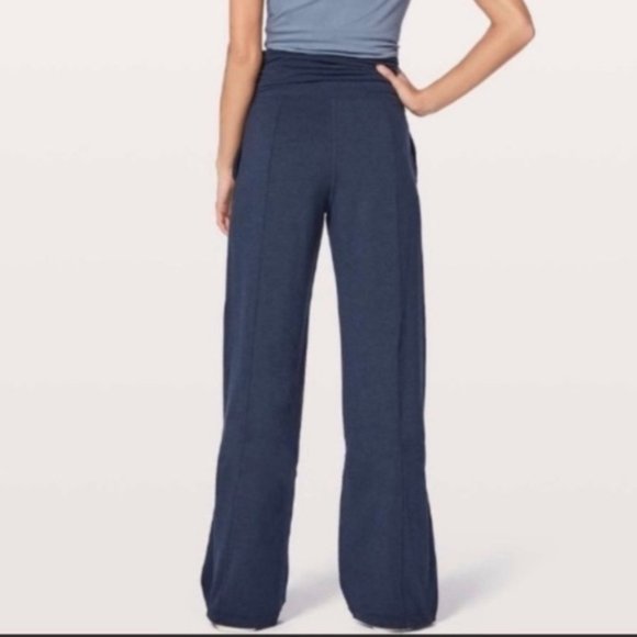 EUC lululemon Athletic "Take It Easy Pants" - Picture 3 of 9